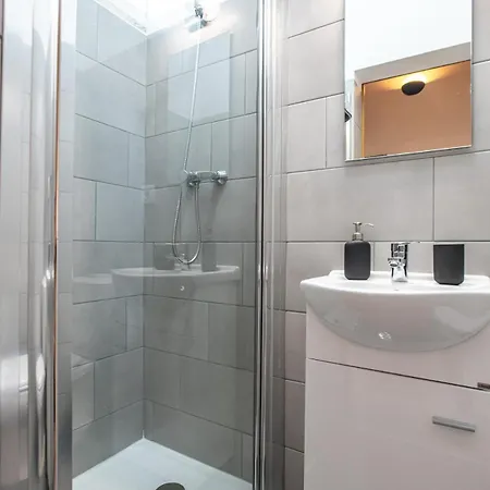 Апартаменты Homeysuite By Parque Nacoes
