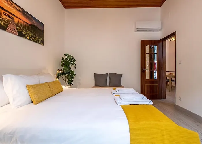 Apartment Homeysuite By Parque Nacoes Lissabon